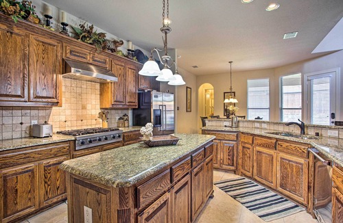 Flower Mound House | 4 Mi to Grapevine Lake: Texas Home w/Media Room