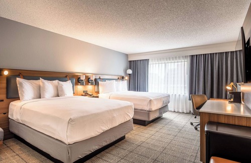 Richardson Hotel | 4 Pet-friendly Units w/FREE Parking, Swimming Pool, Minutes from The Lawn!