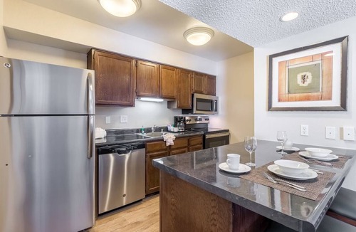 Biggs Field Hotel | 4 Stylish Units! Outdoor Pool, Pets Are Welcome, Free Parking and Breakfast!