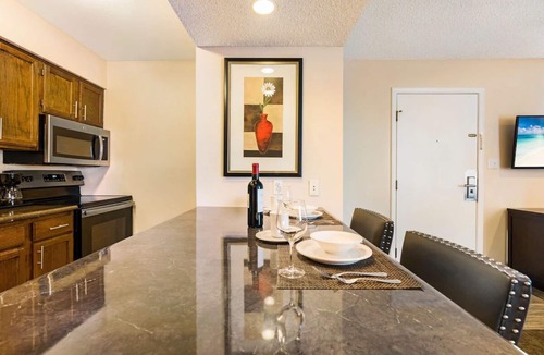 Biggs Field Hotel | 4 Stylish Units! Outdoor Pool, Pets Are Welcome, Free Parking and Breakfast!