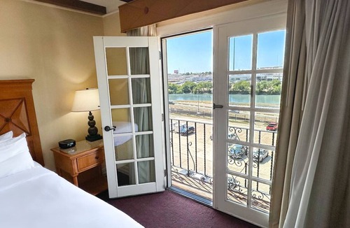 Western Division Hotel | 4 Units | Pet-Friendly Riverside Double Suite with Pool, Hot Tub, Grill & Bar