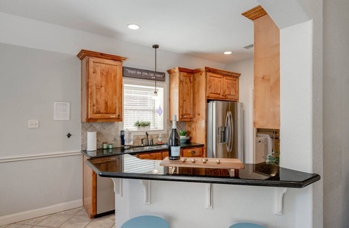 Wellborn House | 4bed 3bath Close2a M Santa s Wonderland Hospital L2 EV