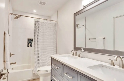 Barton Hills House | 4br Ranch Style Home - Central Austin