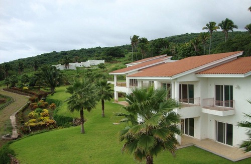 Santa Cruz Villa | #5 Shared Pool, 3 Bedroom/3 Bathroom, Private beach ramada WIFI SKY