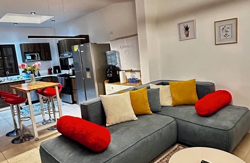 Ciudad Vieja House | 5BD Home in private condo 10 min from Antigua, volcano views, garden & rooftop