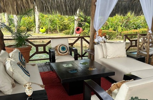 Rio Dulce Ski Chalet | 6-bedroom chalet in welcoming Izabal Department with AC, WiFi