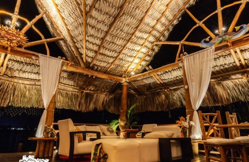 Rio Dulce Ski Chalet | 6-bedroom chalet in welcoming Izabal Department with AC, WiFi