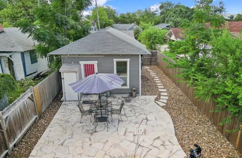 Near East Side House | 6 min from River center mall and hospital