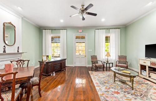 Natchez House | 610 Franklin - 3 Bed, 3 Bath, Duplex, Heart of Downtown