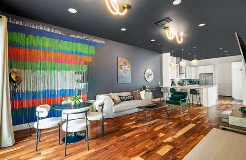 MLK House | 6BR East Austin Complex - Sleeps 20 - Pet Friendly