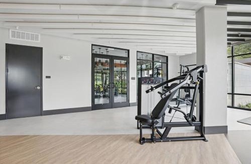 North Burnet Apartment | 6min to Domain,12min DT Studio with Pool and Free Parking