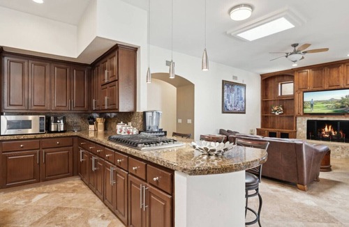 Moon Mountain Vistas House | 7,000 Sqft Home | pool | Movie Theater | Sauna