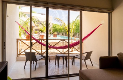 Merida Apartment | 78796 Cozy unit by the Pool, Fiber Optic, 70m to Ocean