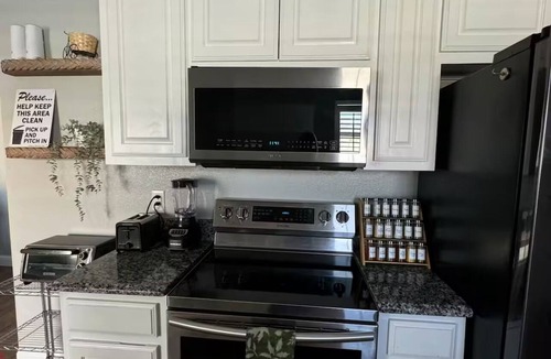 Odessa House | 7Bed Permian Oasis