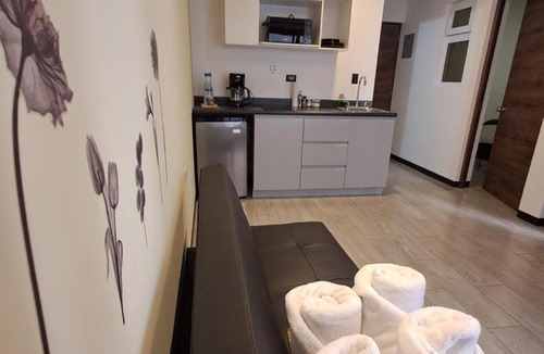 Chisec Apartment | 7min del Parque Central, céntrico, impecable, parqueo-2 Habitaciones