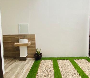 Flores House | 8 habitaciones para 16 personas