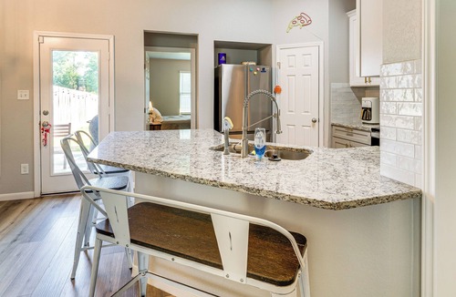 Bryan House | 9 Mi to College Station: Dog-Friendly Home w/Yard