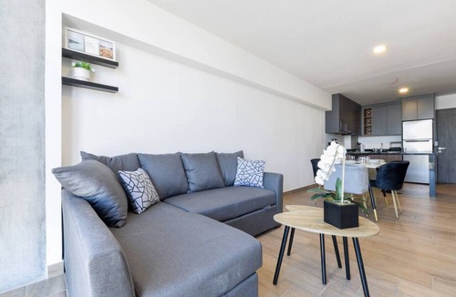 Monterrey Apartment | ¡A pasos de Fundidora! Pool, Gym & Parking 6ppl