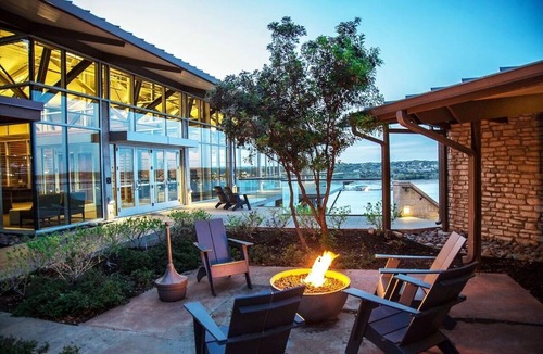 Lakeway Hotel | A Place You'll Surely Enjoy! 3 Convenient Units, Outdoor Pool!