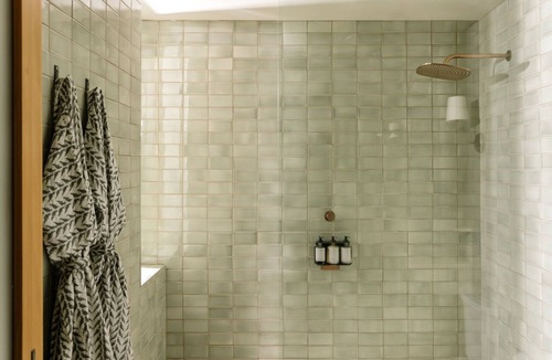 Fredericksburg Hotel | A Romantic Hideaway with Relaxing Outdoor Dining Options | Outdoor Pool