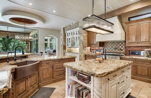 Lower Basin Lake Travis House | Above Casa TranquilityI Lake Austin I Pool&Spa l PickleBall I Family Fun