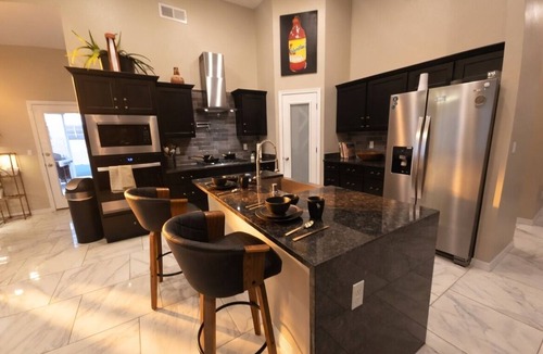Northeast El Paso House | Abstract Oasis Loft