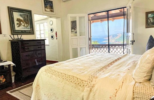 Las Playas House | Acapulco Ocean view 4 room. House. AC, pool .5 m beach Caleta. Private parking