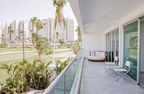 Diamante Apartment | ACAPULCO RESIDENCES WITH GOLF VIEWS