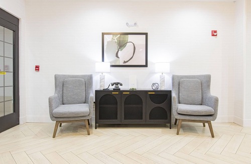 Lafayette Apartment | Accessible King Studio Suite | Roll-In Shower