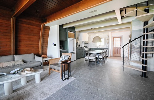 Berryville House | Acorn Cove by LittleCreek+Co, Waterfront + Private Dock + Air Hockey