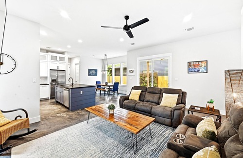 Georgetown House | Actually walkable to Georgetown Square with a private heated pool!