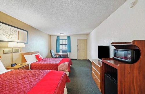 Junction Hotel | Affordable, Comfortable Stay Near I-10 – Pet-Friendly & Spacious l 4 Rooms
