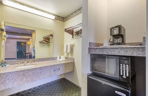 Three Rivers House | Affordable Getaway! Pet-Friendly Property, Close to Tip's Park