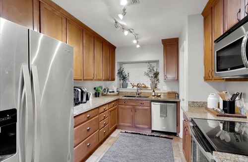Arcadia House | Affordable home in Upscale Arcadia