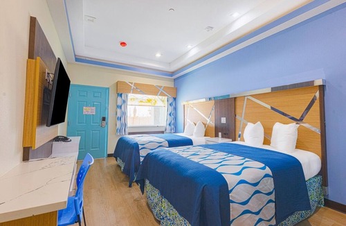 George Bush Park/Eldridge Hotel | Affordable Southwest Houston Stay with Kitchenette Perfect for the Family