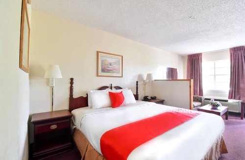 Tyler Hotel | Affordable Stay Just 1 Mile from Caldwell Zoo in Tyler