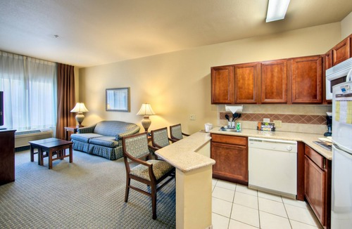 Laredo Apartment | Air-Conditioned Studio Near LRD | Shared Hot Tub + Daily Free Breakfast