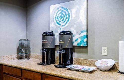 Laredo Apartment | Air-Conditioned Studio Near LRD | Shared Hot Tub + Daily Free Breakfast
