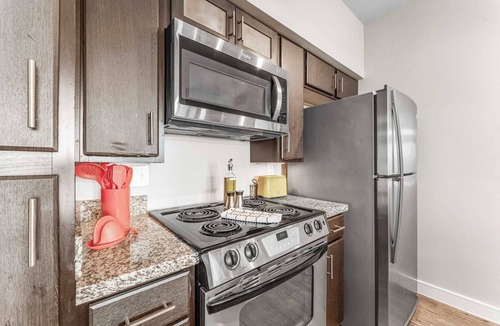 South Congress Apartment | Airy SoCo 2BR King Suite w/GymPickleballLaundry