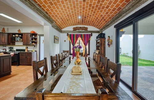 Santa Catarina Barahona Villa | Airy & Spacious 6/3 for Families near Antigua Gated Community w/big green areas