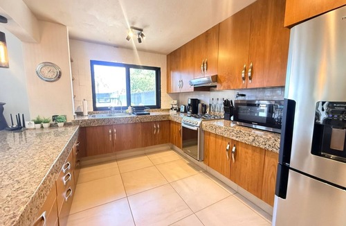 San Antonio Tlayacapan Apartment | Ajijic 2 Bedroom Unit-Huge Patio-Bikes-Gym-Pickleball Court-Golf Cart-Scooters