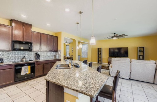 San Antonio House | Alamo Heights Haven+15 min 2 Seaworld+Pet Friendly