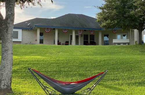 Dinero House | *All Inclusive* Lakefront Home and Retreat