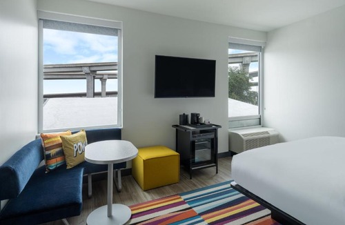East Congress Hotel | Aloft by Marriott Austin South