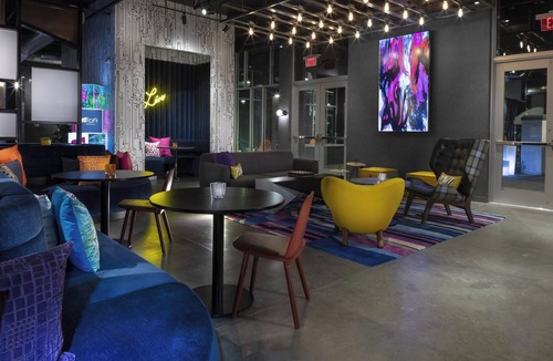 Glendale Sports and Entertainment District Hotel | Aloft by Marriott Glendale at Westgate