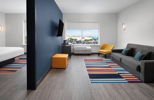 Katy Hotel | Aloft by Marriott Katy Mills