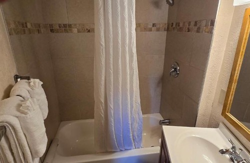 Estes Park Hotel | Alpine Trail Ridge Inn