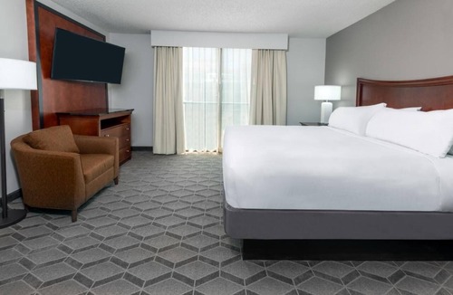 Park Central Hotel | Always a Great Idea To Unwind! 4 Relaxing Units, Indoor Swimming Pool!
