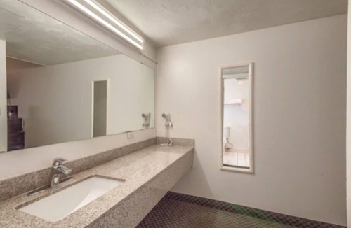 Uvalde Hotel | Americas Best Value Inn Uvalde