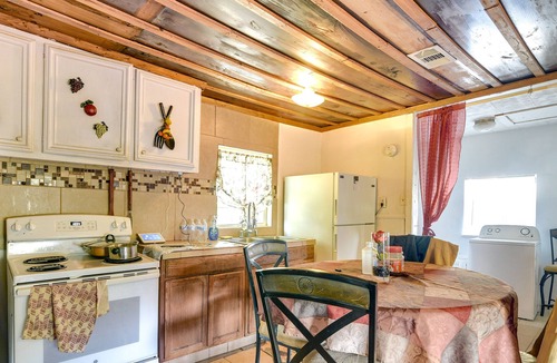 Texas Gulf Coast Region House | Angleton Home w/ Smart TVs - 16 Mi to Beaches!